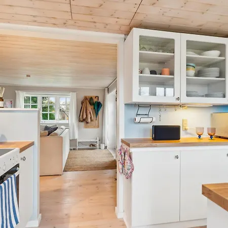 Cosy Classic With A Large Natural Plot And Lovely Terrace Close To The Family-friendly Beach, Forest, Dunes And Local Грена