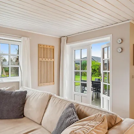 Cosy Classic With A Large Natural Plot And Lovely Terrace Close To The Family-friendly Beach, Forest, Dunes And Local Дом отдыха Грена
