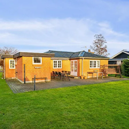 Cozy Summer House By Holiday home Grenaa
