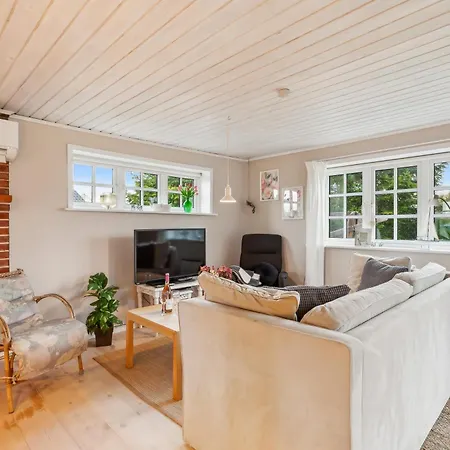 Holiday home Cosy Classic With A Large Natural Plot And Lovely Terrace Close To The Family-friendly Beach, Forest, Dunes And Local Grenaa