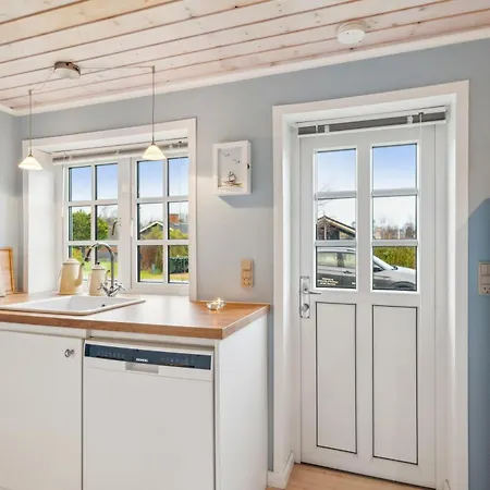 Cosy Classic With A Large Natural Plot And Lovely Terrace Close To The Family-friendly Beach, Forest, Dunes And Local Грена