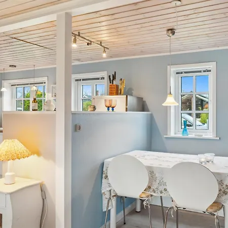 Cosy Classic With A Large Natural Plot And Lovely Terrace Close To The Family-friendly Beach, Forest, Dunes And Local Дом отдыха *
