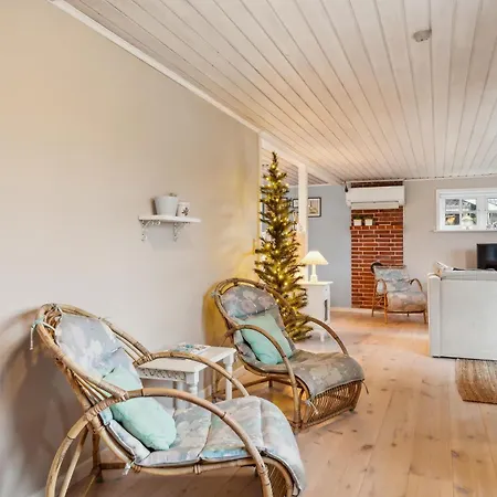 Holiday home Cosy Classic With A Large Natural Plot And Lovely Terrace Close To The Family-friendly Beach, Forest, Dunes And Local Grenaa