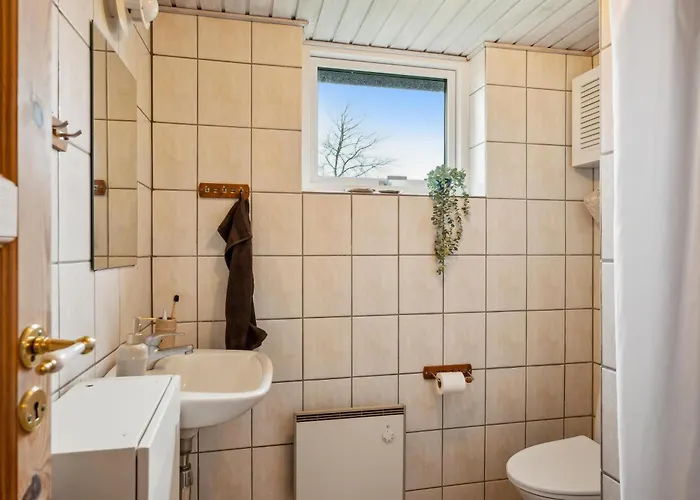 Дом отдыха Cosy Classic With A Large Natural Plot And Lovely Terrace Close To The Family-friendly Beach, Forest, Dunes And Local