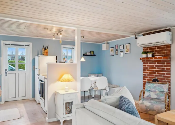 Cosy Classic With A Large Natural Plot And Lovely Terrace Close To The Family-friendly Beach, Forest, Dunes And Local Грена